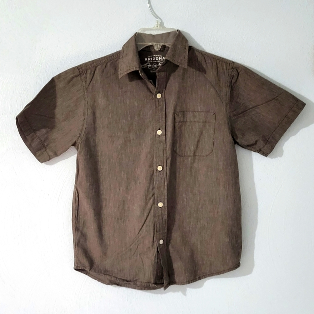 The brand is Arizona Jean Co and the size is Medium